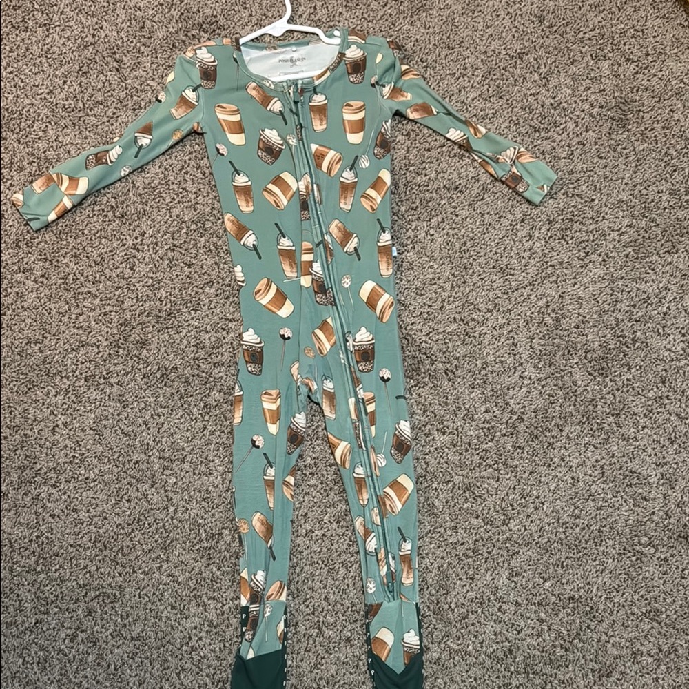 Posh Peanut Green Coffee Print Footie